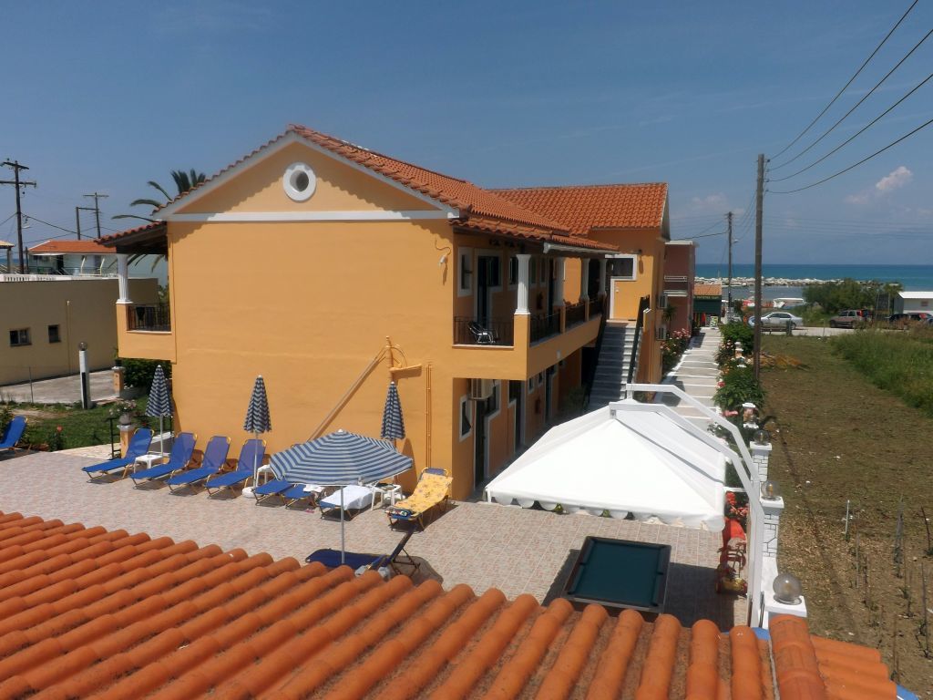 Makis Studios And Apartments Roda  Exterior foto